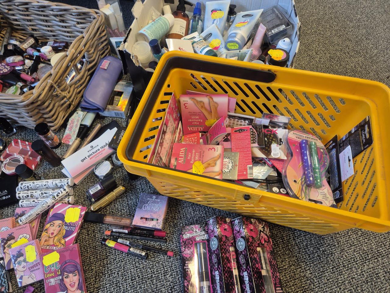 Partij make-up / verzorgingsartikelen