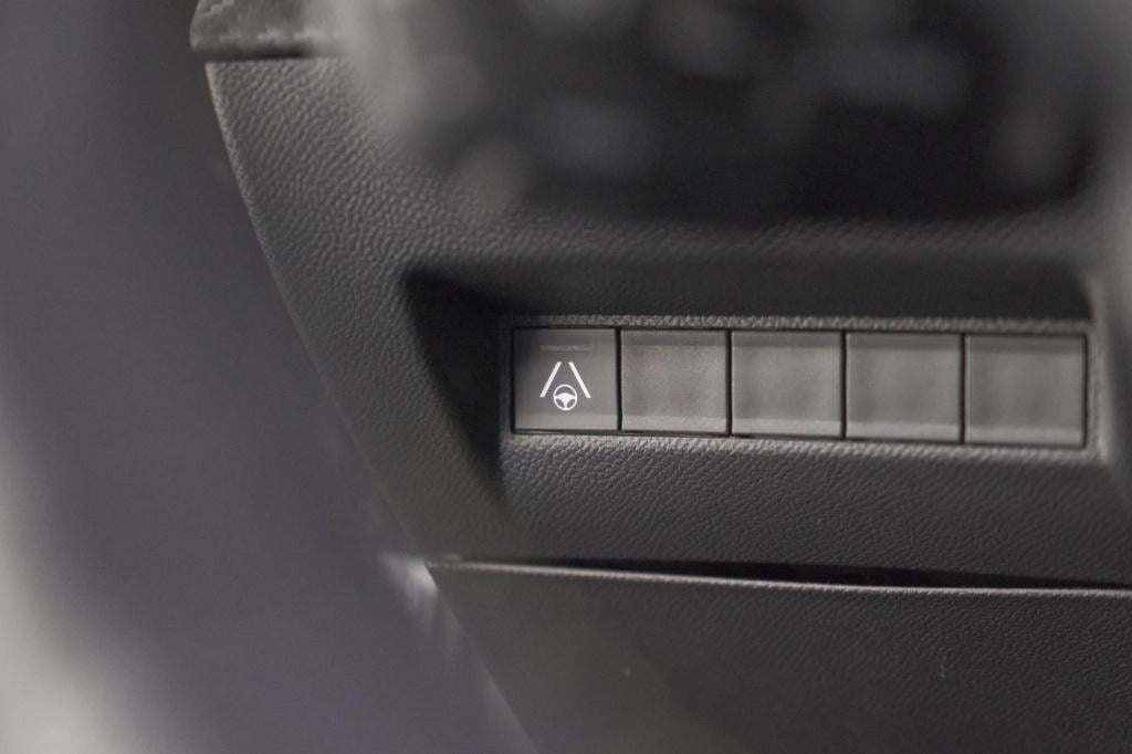 Peugeot 2008 1.2 hybrid 136 gt | 360 camera | adaptieve cruise control | na