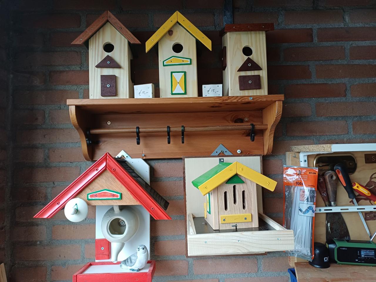 Allerhande Vogel huisjes  &  Egelhuisjes te Koop [  zie  alle  foto's  ]