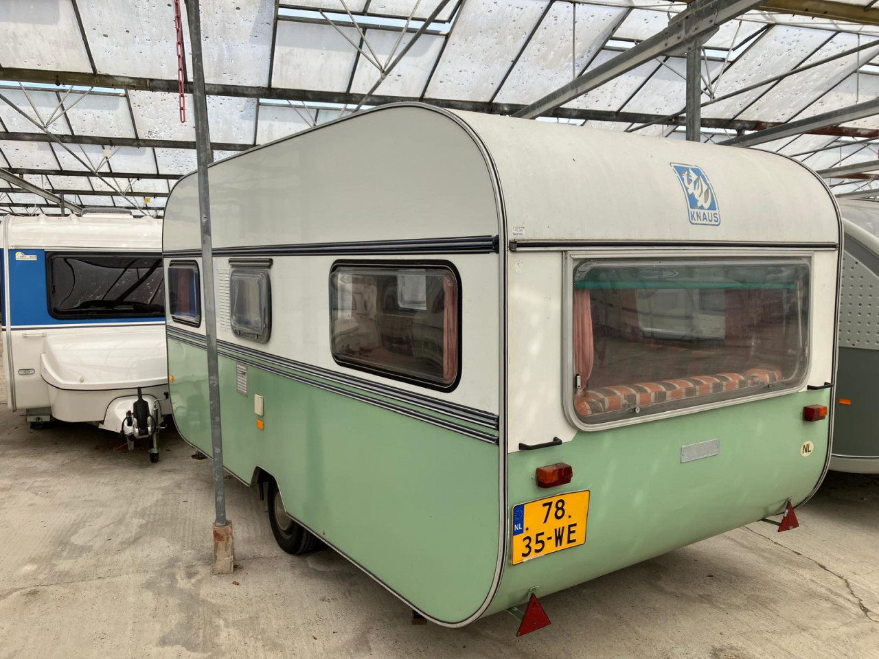 Retro caravan incl stalling