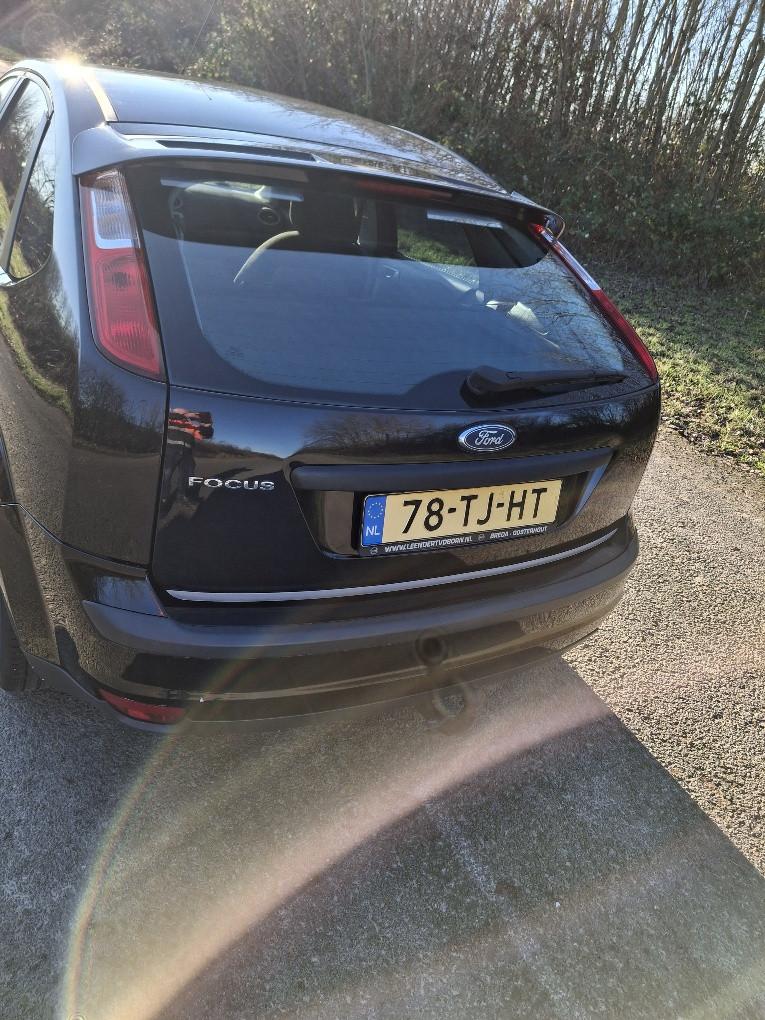 Ford Focus  1.6-16v Futura
