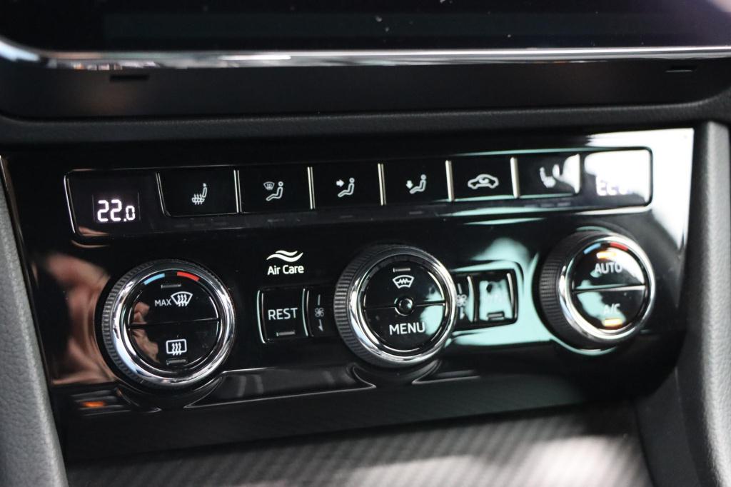 Skoda Superb combi 1.4 tsi iv sportline business 218pk dsg6