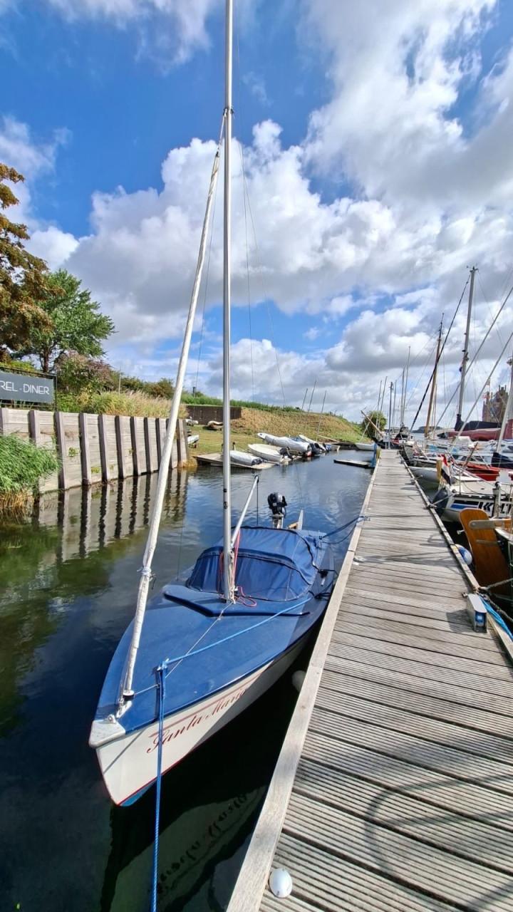 Volksboot 600 compleet met bijna nieuwe trailer en 2.5 pk