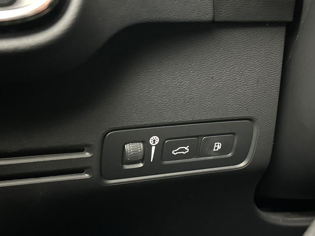 Volvo XC40 t5 262pk recharge inscription| pano| leder| camera| keyless| dab