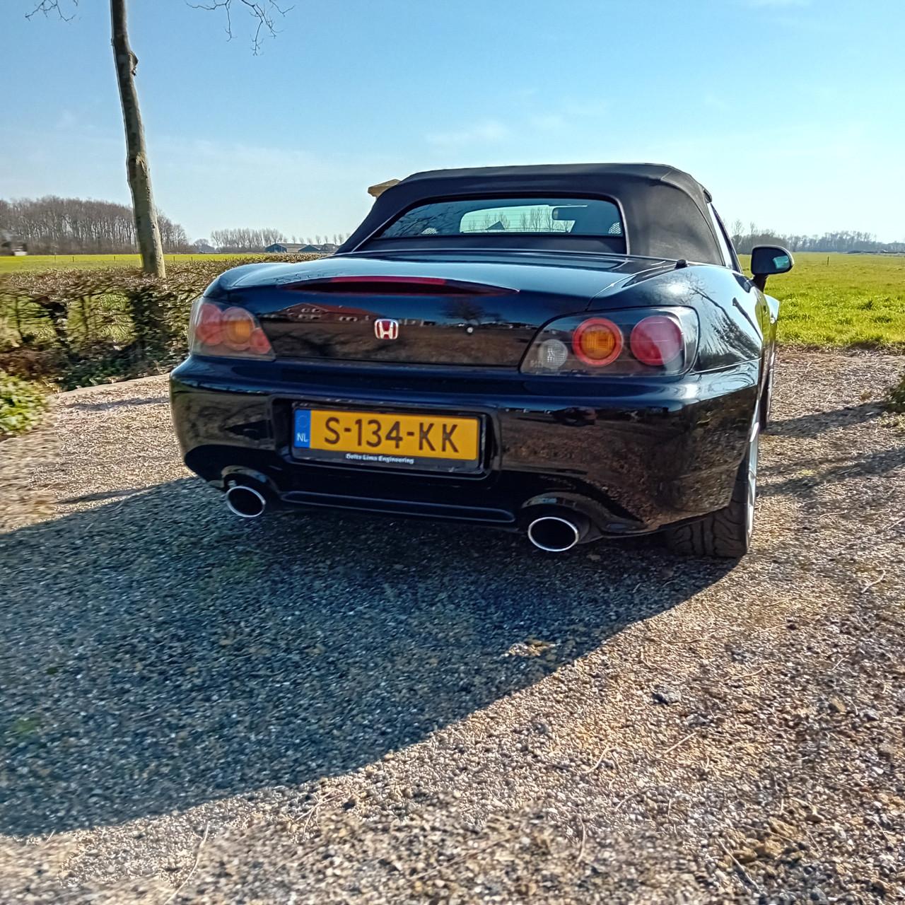 Honda S2000 2005 123.000 km. Zwart / Rood leer