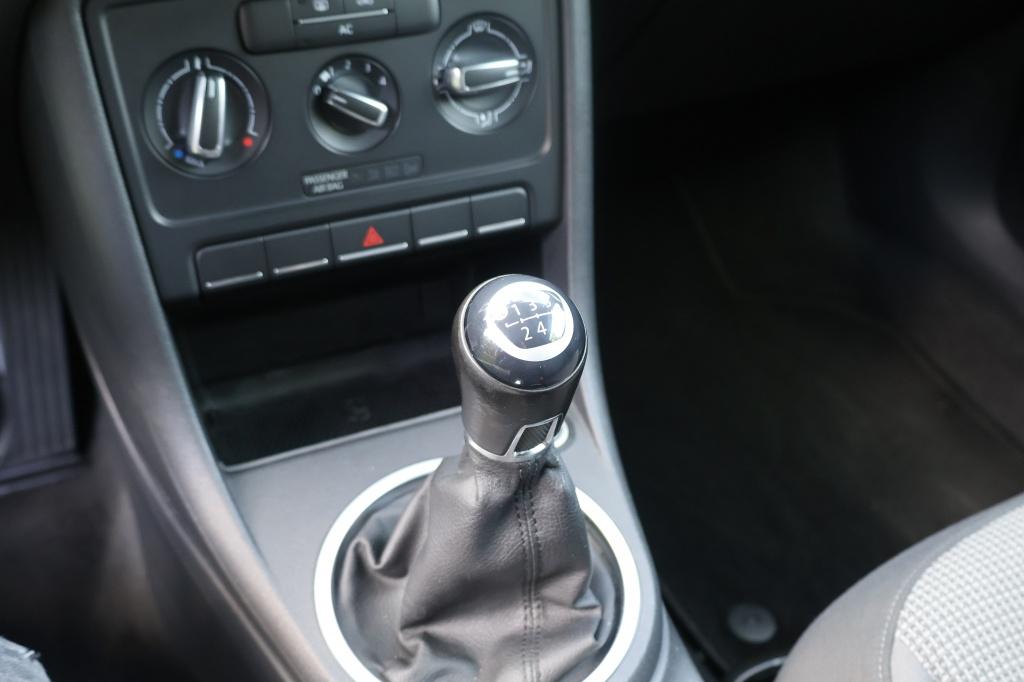 Volkswagen New Beetle 1.2 tsi design | rijklaarprijs| benzine| 12 maanden b