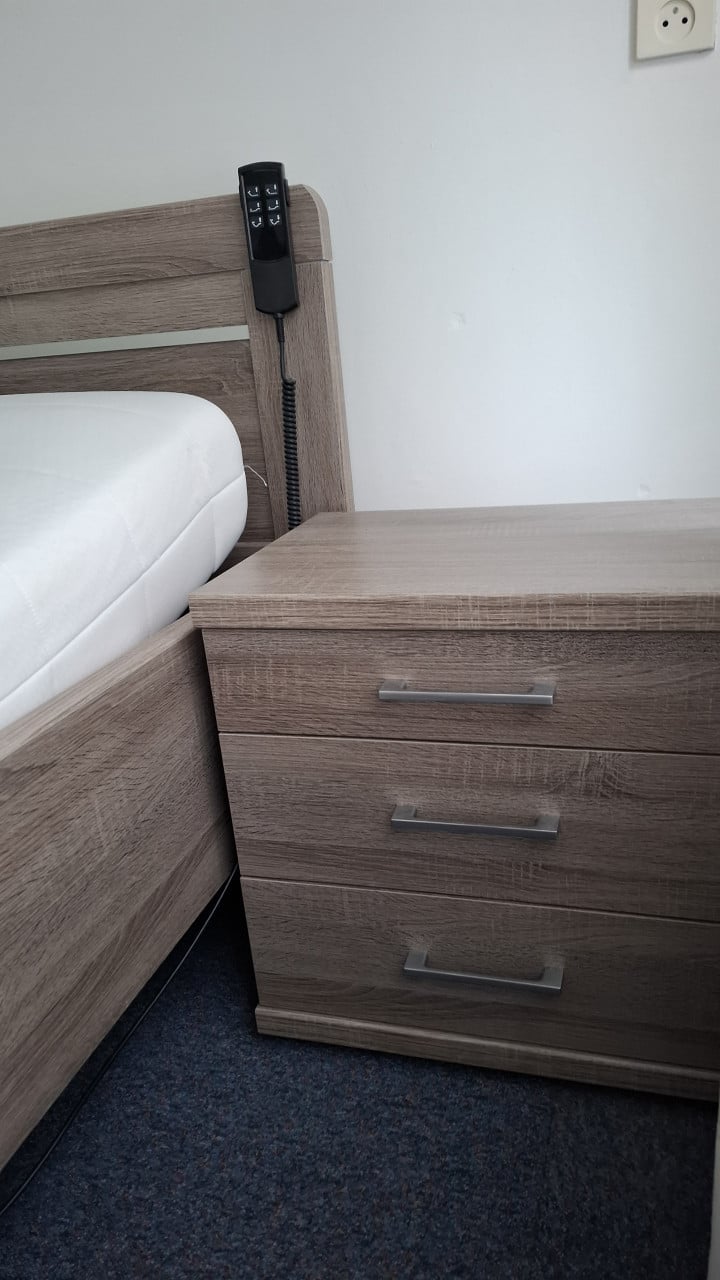 2 persoonsbed bed (uitrijdbaar)