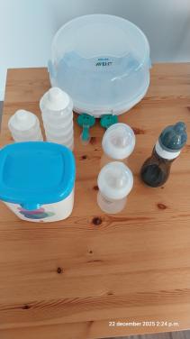 Flessen, magnetronsterilisator en bewaar/reisbakjes