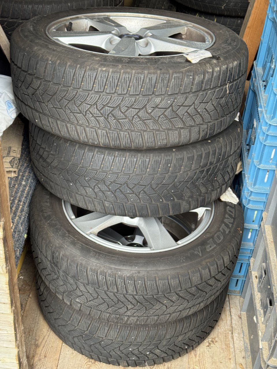 Winterbanden set + lichtmetalen velgen voor Volvo V40 (2015)