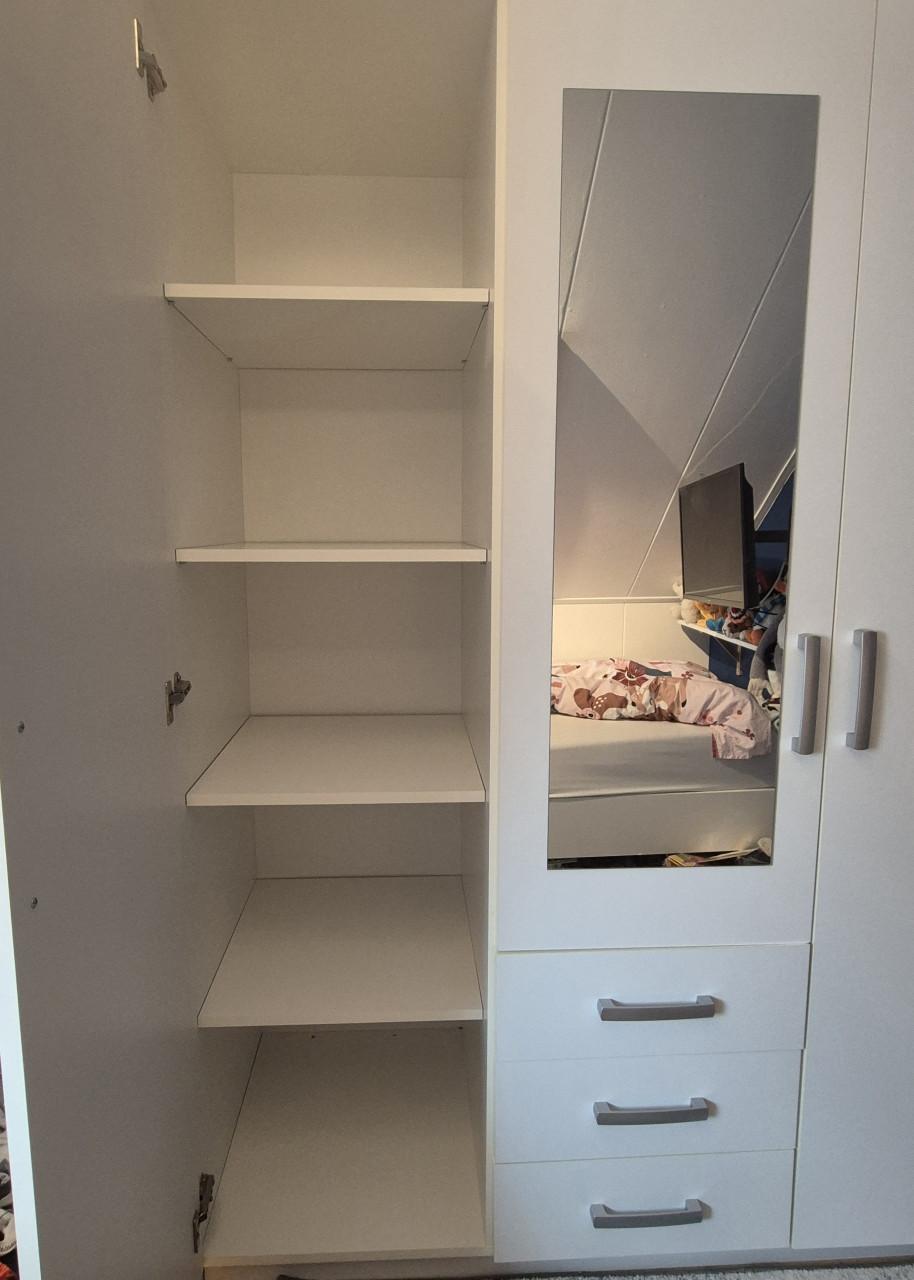 Kledingkast met drie deuren Ysk 151×200 cm