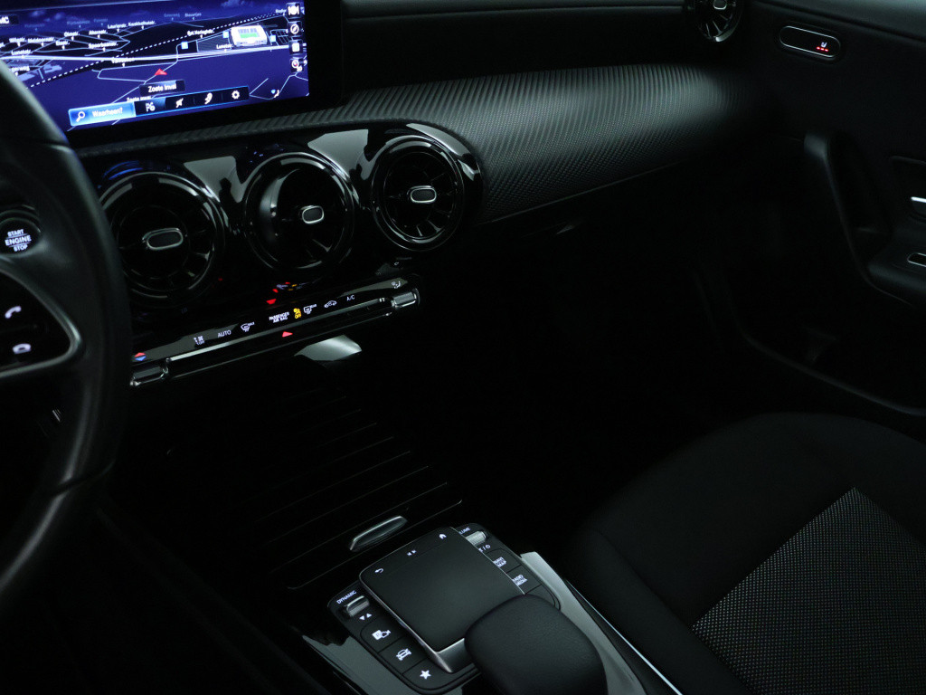 Mercedes-Benz A-Klasse 180 business solution | trekhaak | cruise control | 