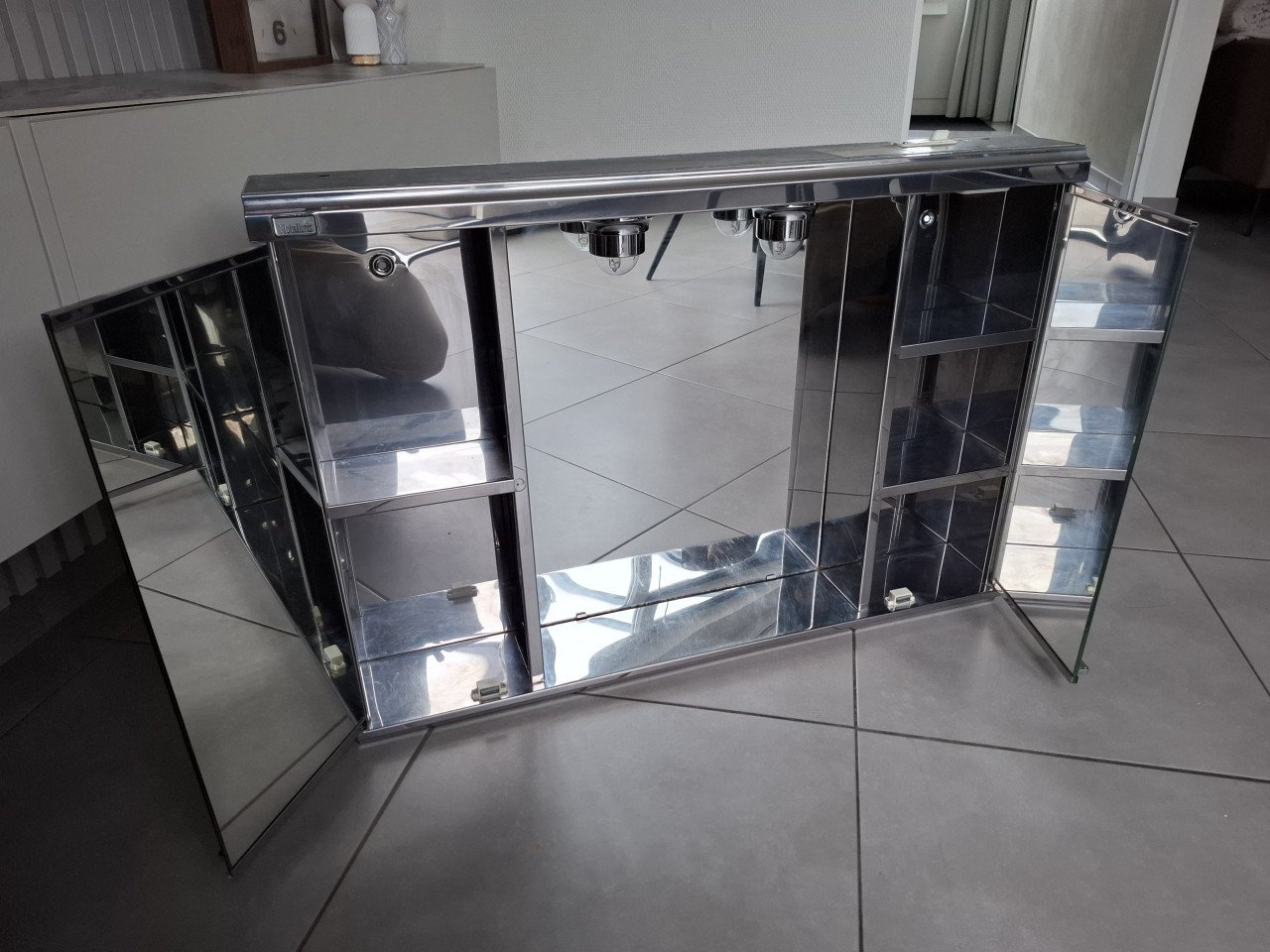 METALKRIS SIRIO spiegelkast.