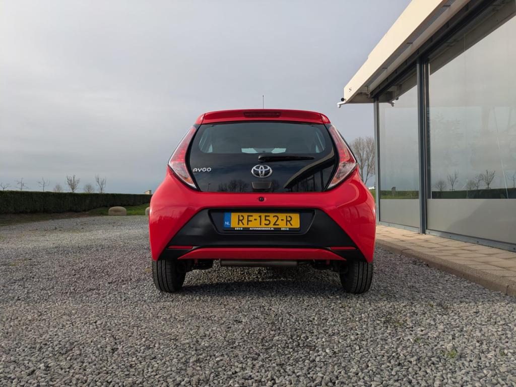 Toyota Aygo 1.0 vvt-i x-fun | airco | bluetooth