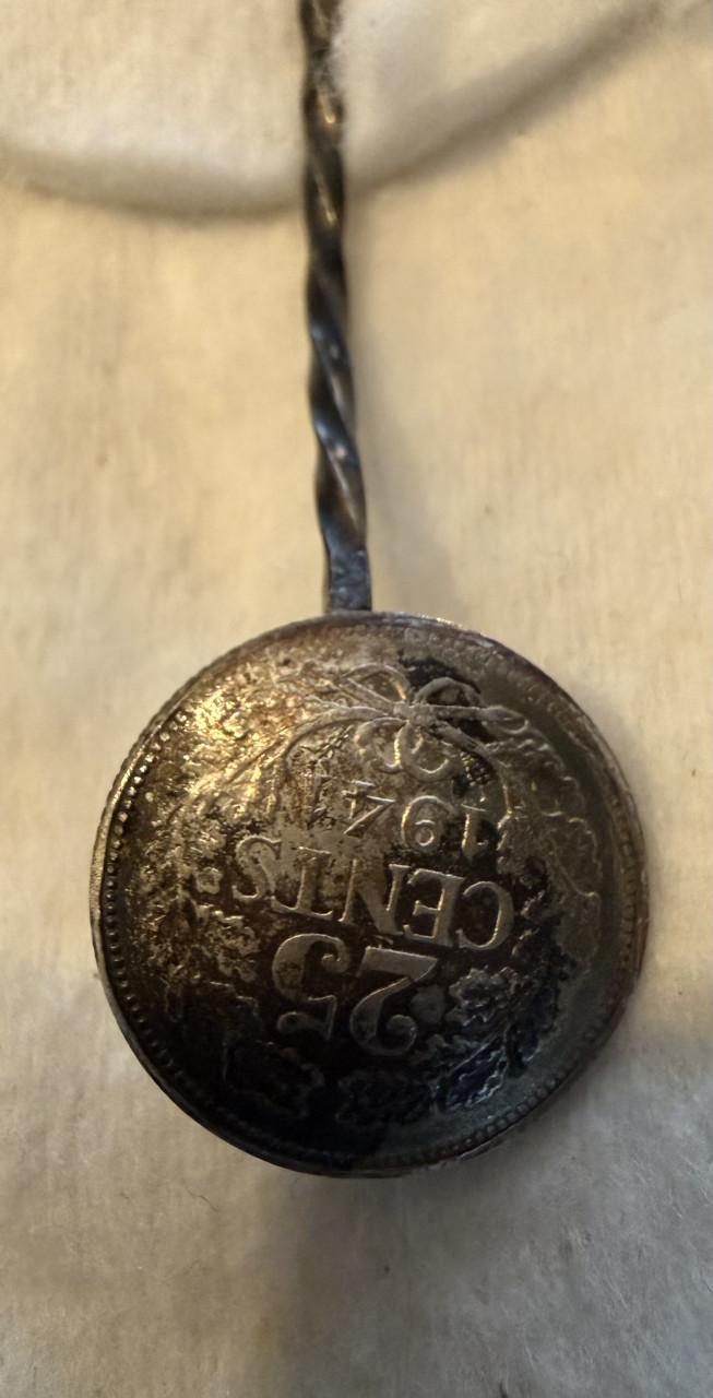 Zilveren Stil verzet lepeltje 25c 1941 10c 1937 Wilhelmina