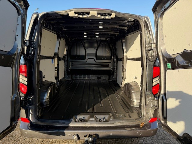 Ford Transit Custom 320 2.0 tdci l2h1 limited 136pk automaat