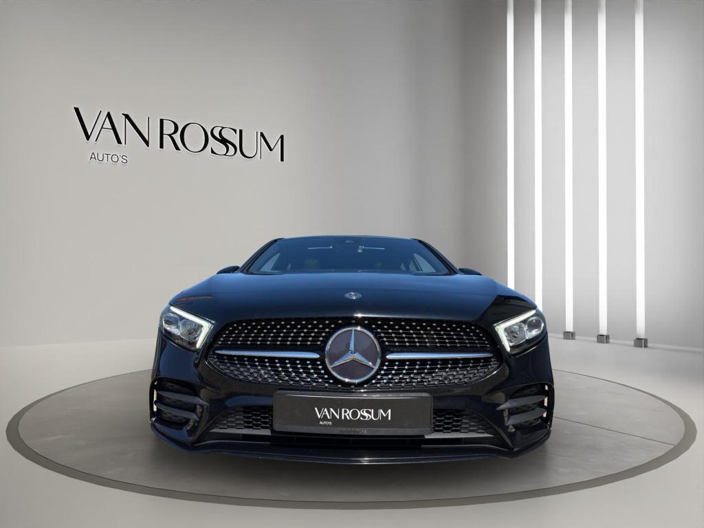 Mercedes-Benz A-Klasse 180 business solution amg pano | stoelverwarming | 1