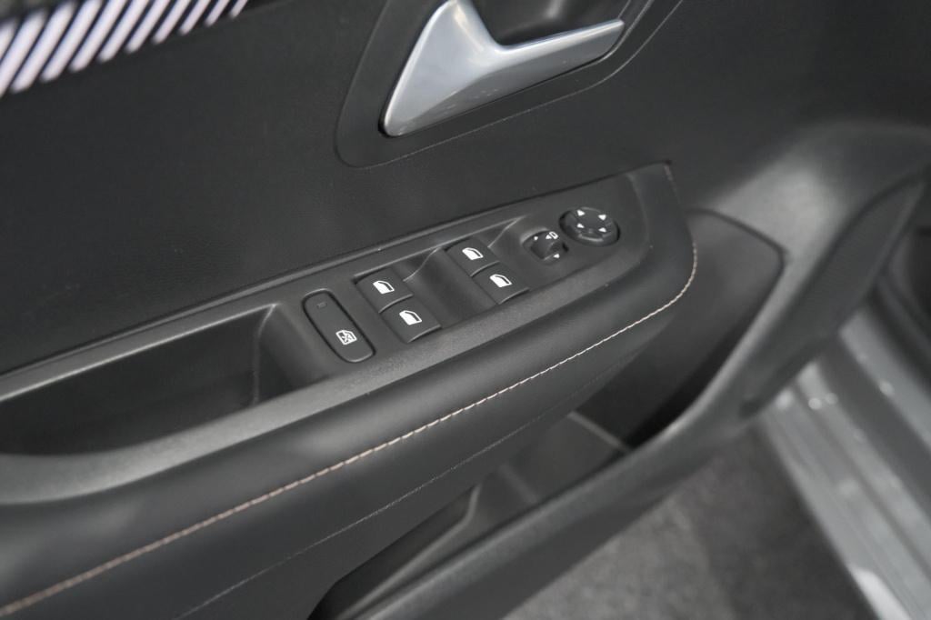 Peugeot 208 hybrid 110 e-dcs6 allure | stoelverwarming | apple carplay | pa