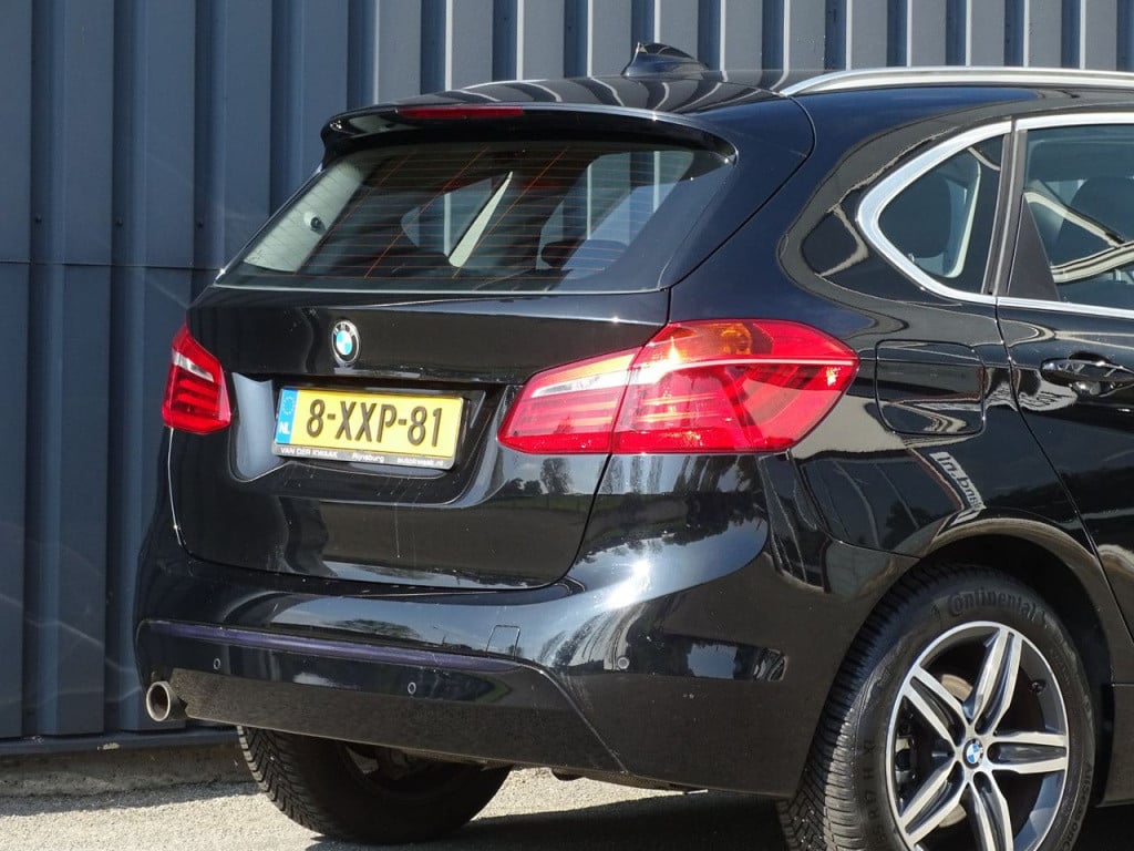 BMW 2-serie active tourer 218i executive | stoelverwarming | navi | bluetoo