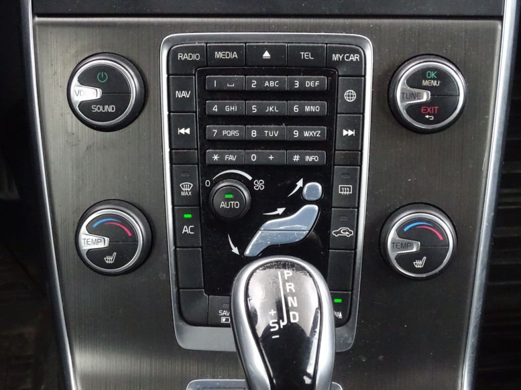 Volvo V60 2.4 d6 awd plug-in hybrid summum | xenon | leder | memory | pdc