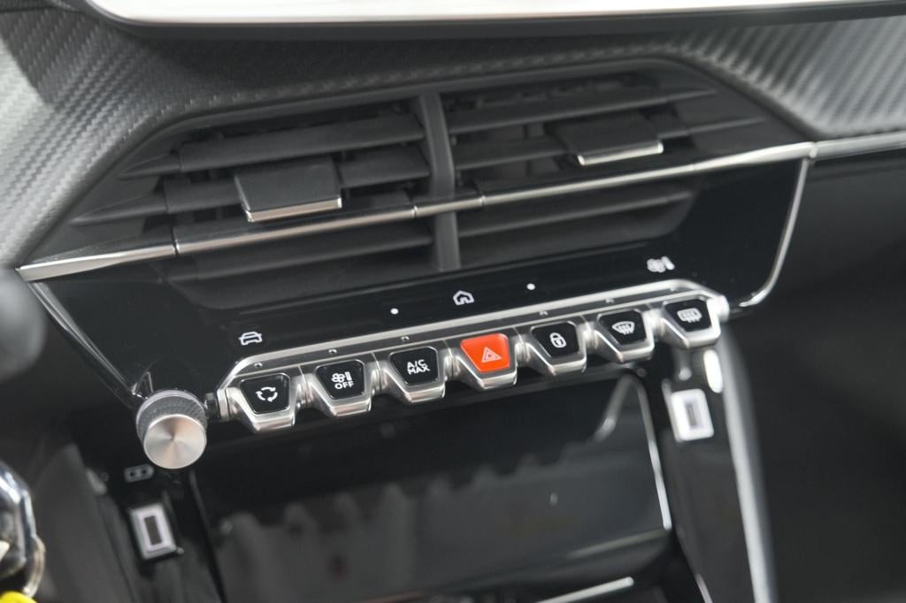 Peugeot 208 1.2 hybrid 110 e-dcs6 allure | climate control | apple carplay 