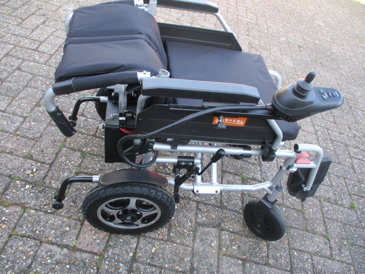 Zgan Excel Qnect opvouwbare electrische rolstoel voorzien van nieuwe accu,s