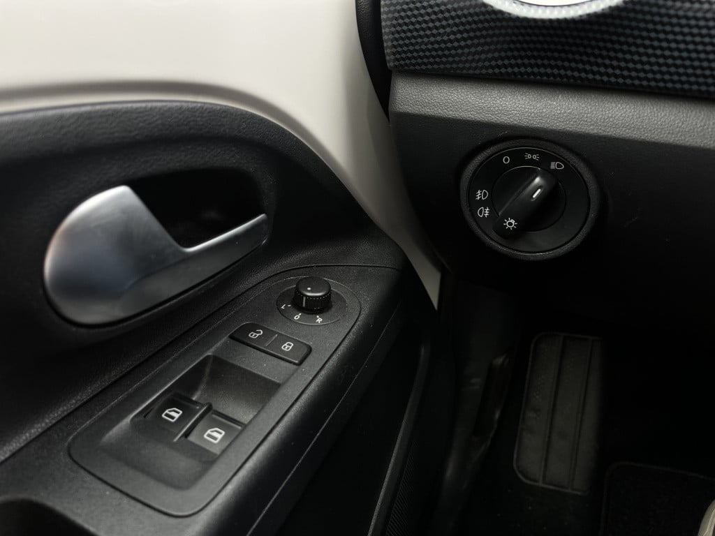 Volkswagen UP! 1.0 automaat | airco | stoelverw. | radio | bt