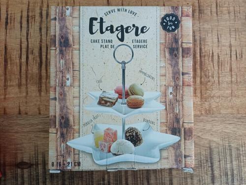 Etagere