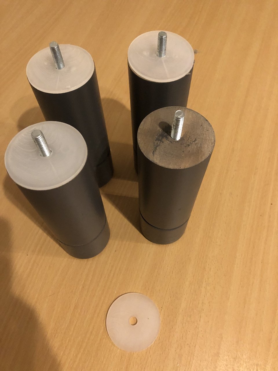 4 ikea meubelpootjes