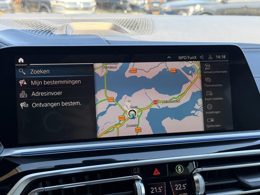 BMW X5 xdrive45e m-sport individual | b&o | sky lounge | luchtvering | mass