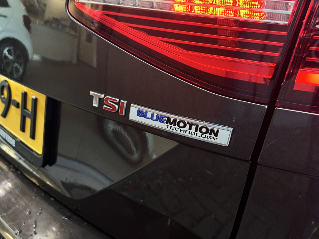 Volkswagen Passat variant highline automaat | bluetooth | camera | lederen 