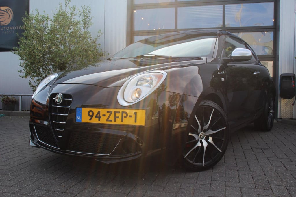 Alfa Romeo MiTo 0.9 twinair sportiva - leder - navi - pano - 18inch - org n
