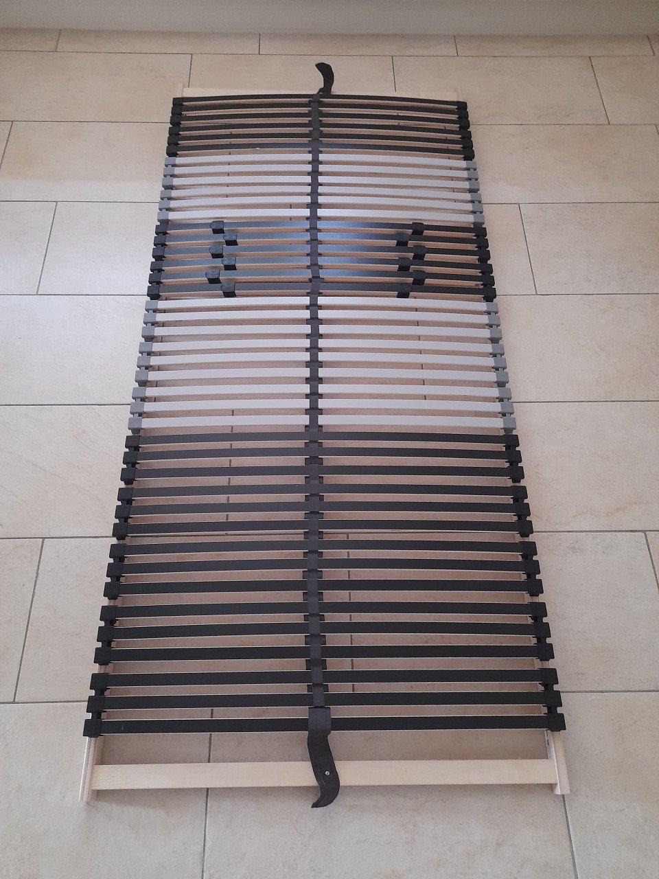 Stevige lattenbodem 90 x 200 ( in goede nette staat )