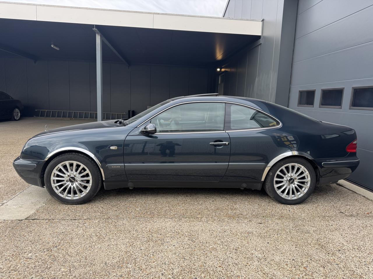 Mercedes CLK-Klasse 320 Coupé  Elegance Aut 160KW Blauw Airco Nap