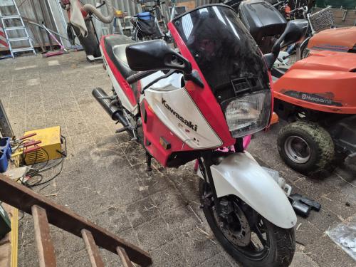 Kawasaki GPX 750R project