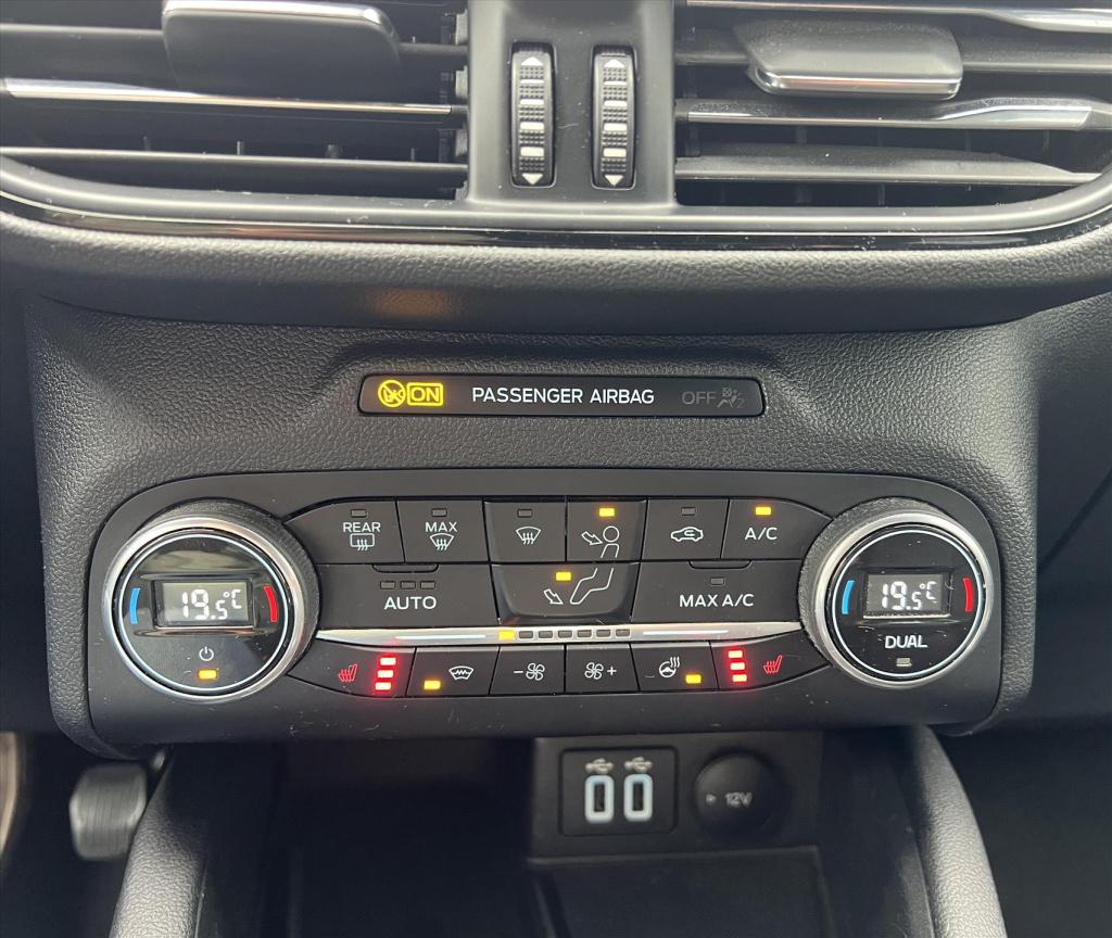 Ford Kuga 1.5 ecoboost 150pk st-line winterpack , carplay