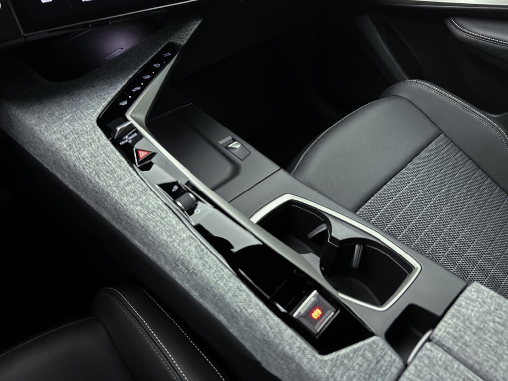 Peugeot E-3008 allure avantage 73 kwh