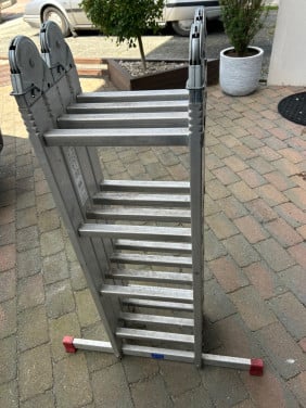 Alupro vouwladder 4 x 4 treden 4,70 meter met platform