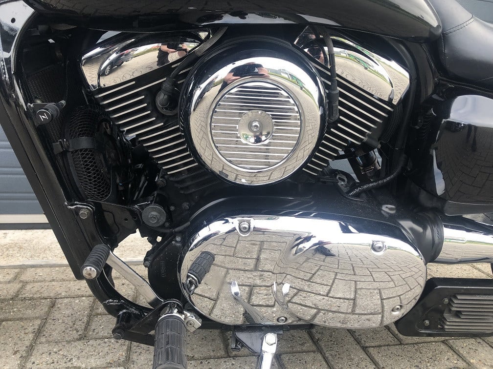 Suzuki VZ1600 Marauder uit 2005 met 28 dkm, mooie dikke cruiser €5250,-