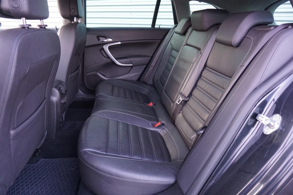 Opel Insignia sports tourer 1.6 t cosmo climate / navi / cruise / leder / p