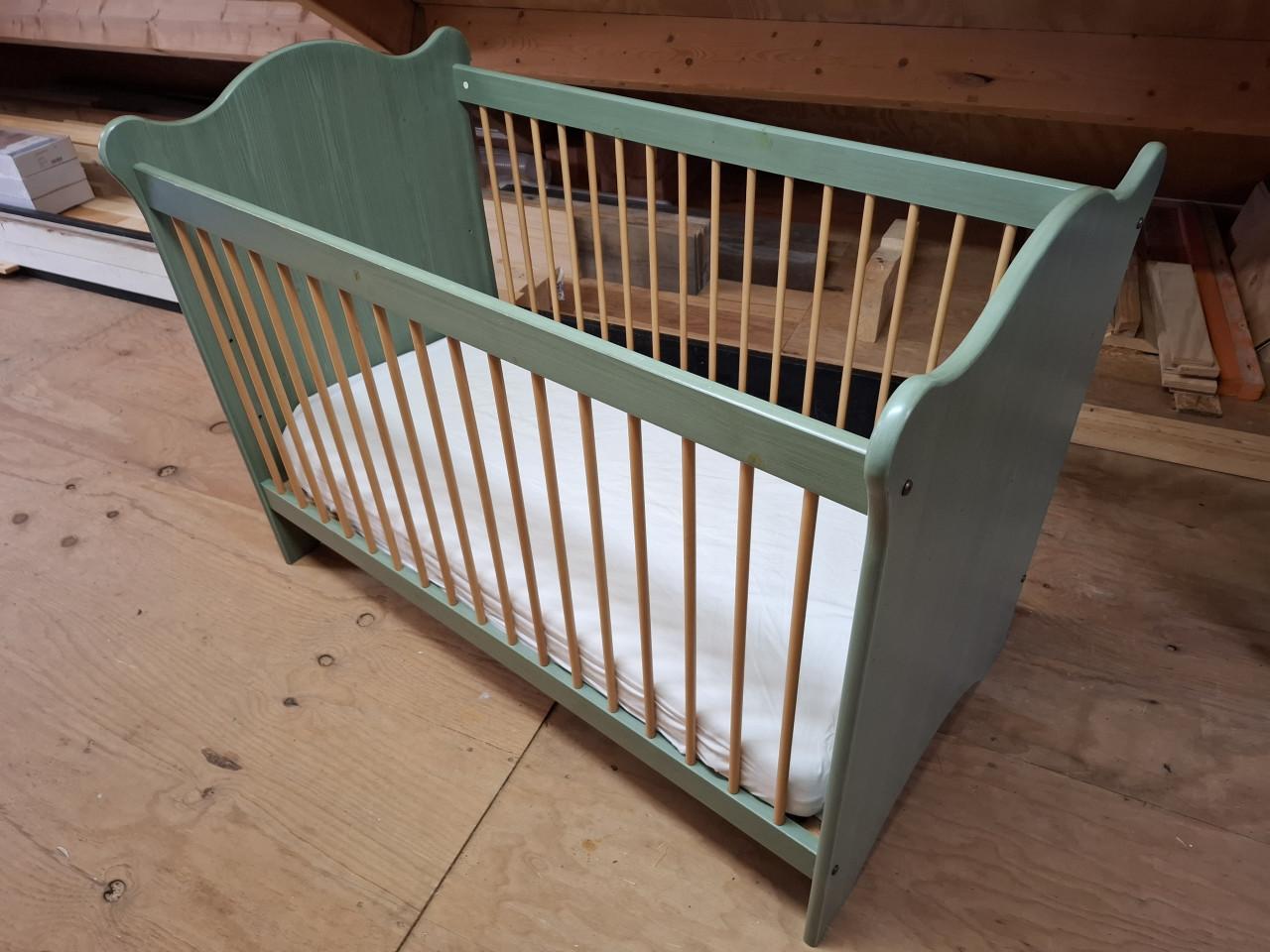 Groen Vintage Ledikantje - Classic model €45,-