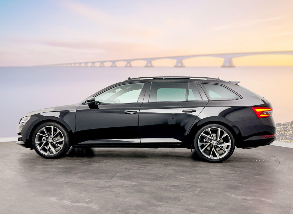 Skoda Superb sportline business 1.5 110 kw / 150 pk tsi combi 7 panoramadak