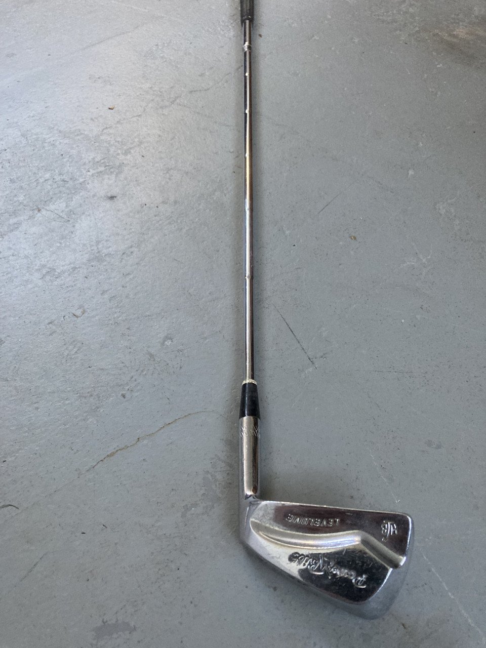 Golfset, golftas Titleist, clubs, golfballen en tees