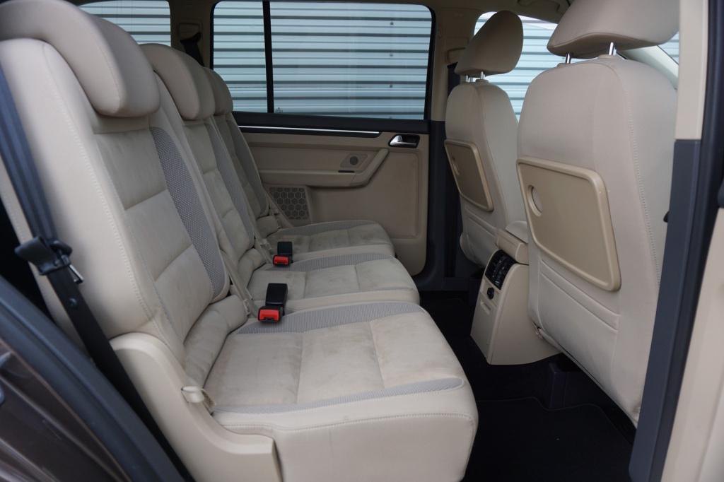 Volkswagen Touran 1.2 tsi highline bluemotion airco / navi / cruise / elekt