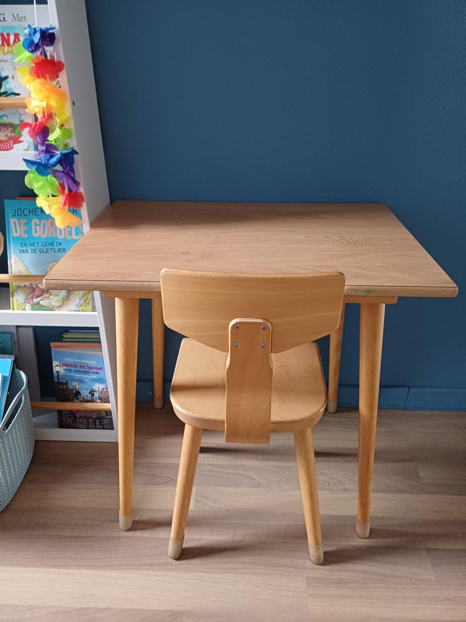 Tafel + stoeltje