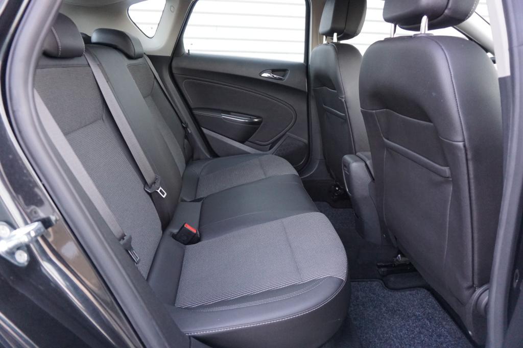 Opel Astra 1.4 turbo cosmo airco / cruise / parkeers. / elektr. ramen / tre