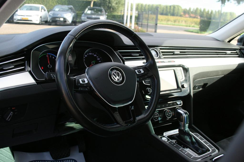 Volkswagen Passat variant 1.4 tsi gte connected series plus