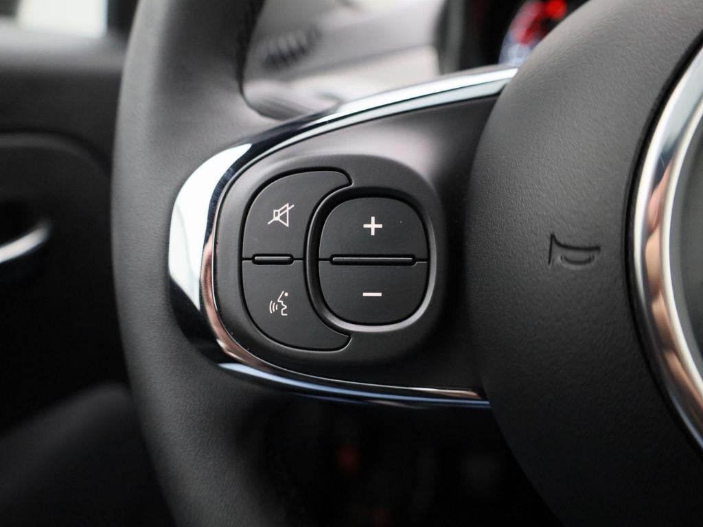 Fiat 500 1.0 hybrid dolcevita | panorama dak | parkeer sensoren | climate c