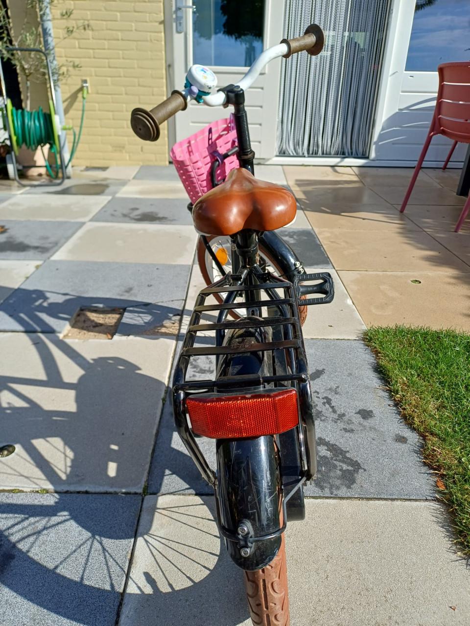 Fiets 16 inch Loekie
