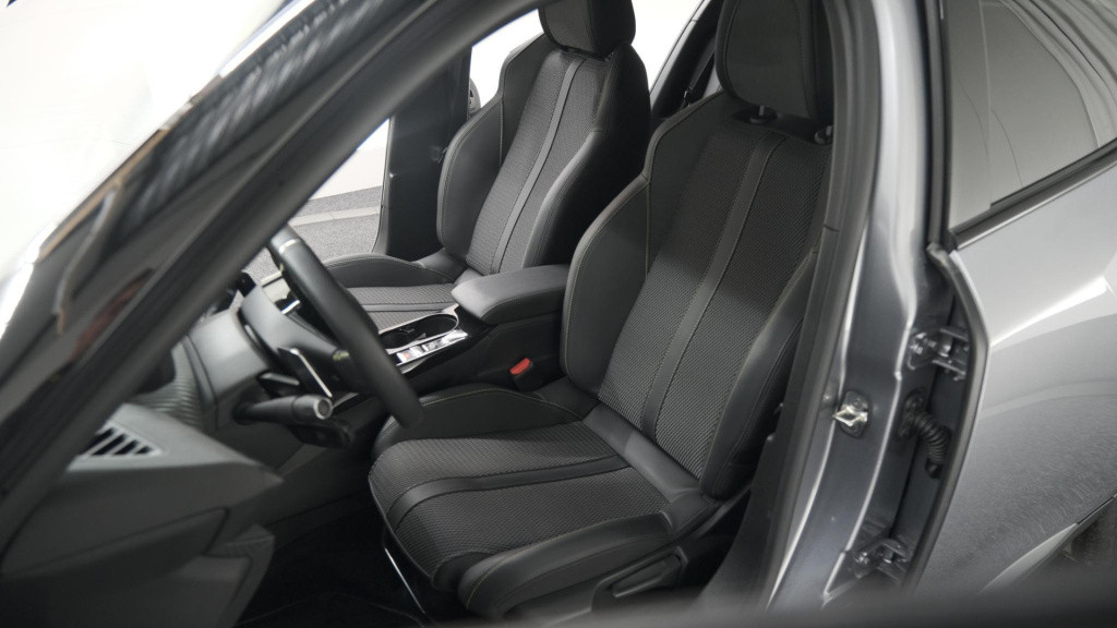 Peugeot 2008 puretech 130 eat8 gt | 360 camera | adaptieve cruise control |