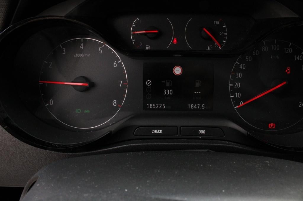 Opel Crossland X deuk in rechter voors 1.2 edition